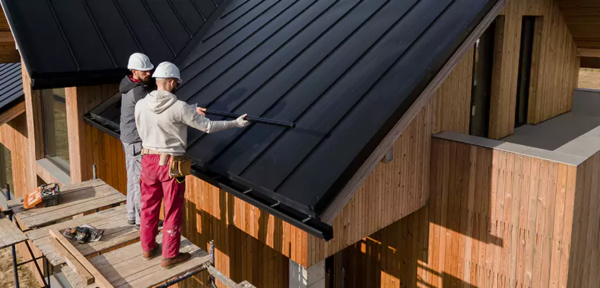 Metal Roof Maintenance in Niles